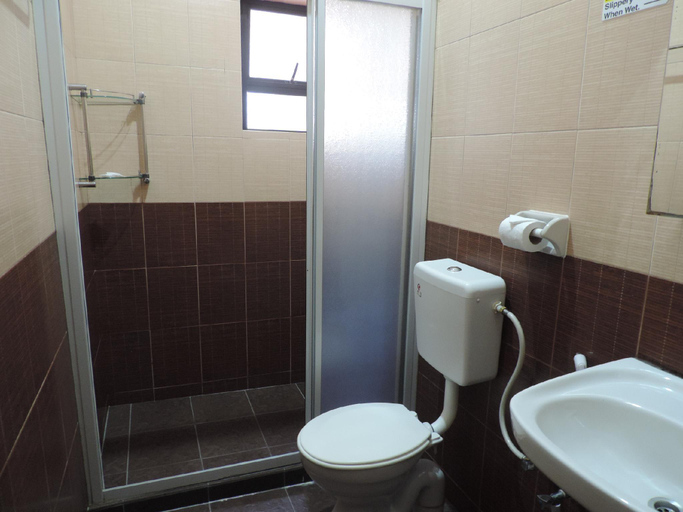 Bathroom 5, Cameronian Inn, Cameron Highlands