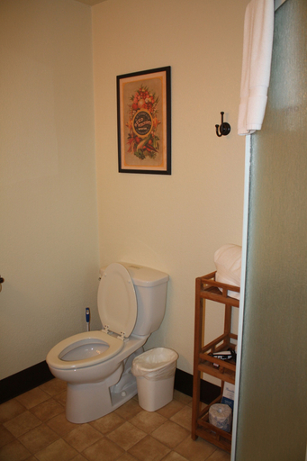 Bathroom 3, Highland Lodge, Manitowoc