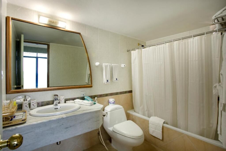 Bathroom 4, Seagull Hotels Ltd., Cox's Bazar