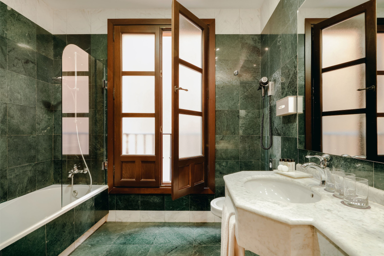 Bathroom 4, Sercotel Palacio de los Gamboa, Granada