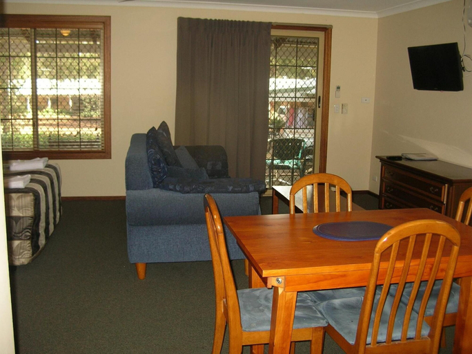 Others 5, Travellers Rest Motel, Mundaring