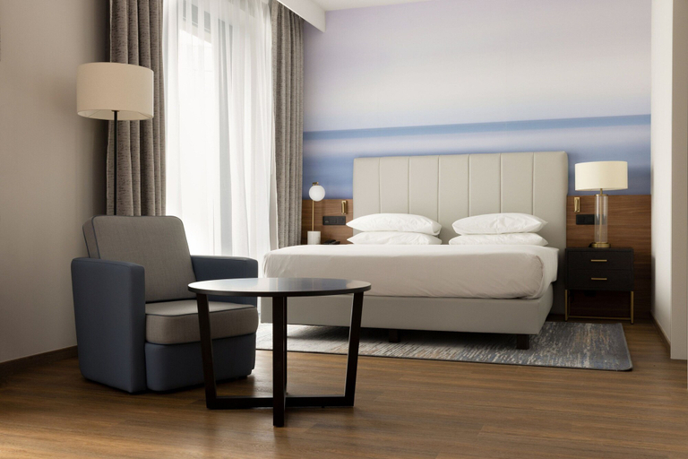 Bedroom 5, Sheraton Nice, Alpes-Maritimes