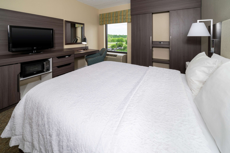 Bedroom 3, Hampton Inn & Suites Valley Forge/Oaks, Montgomery