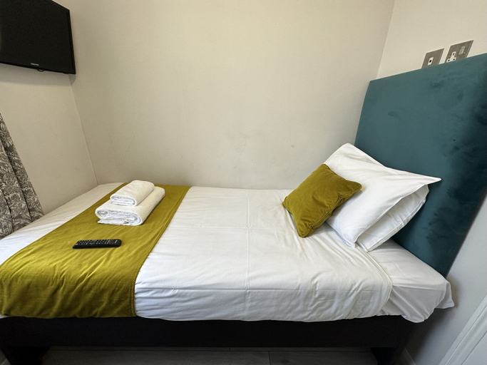 Bedroom 2, Bloomsbury Palace Hotel, London
