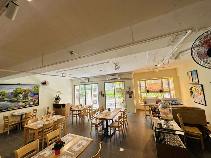 Food & Drinks 5, Scenic Valley Suite, District 7