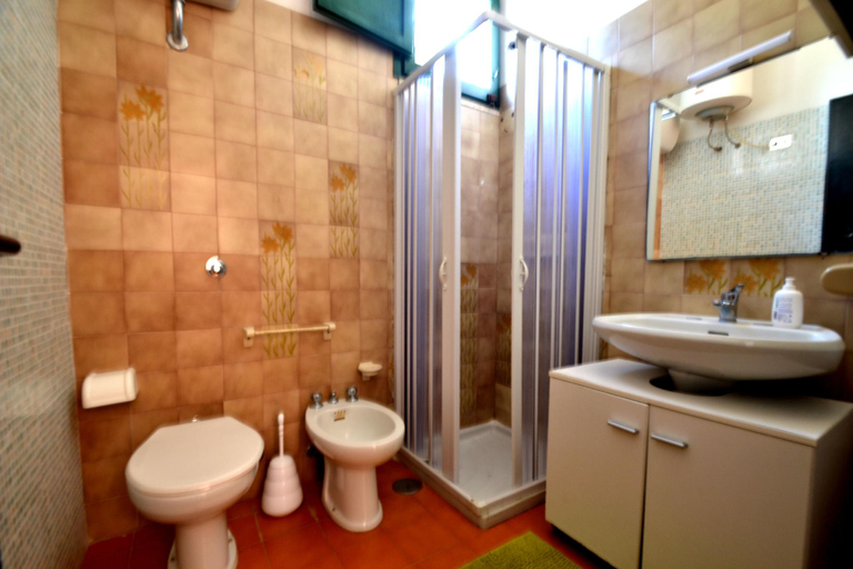Bathroom 4, Comfortable three-room villa located in Torre dellOrso on the ground floor, Lecce