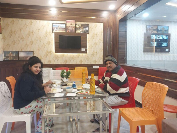 Food & Drinks, Taj Nice Point By Taj Sunrise Grp, Agra