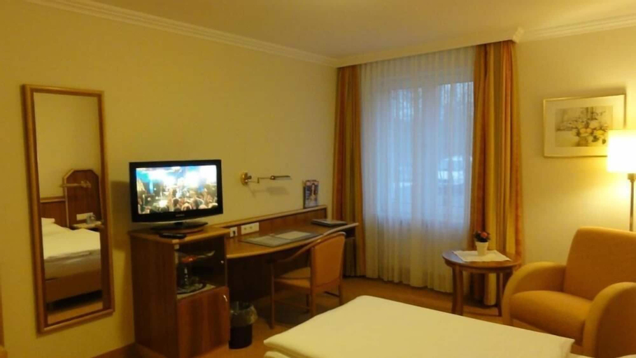 Bedroom 4, Hotel Haus am Park, Hochtaunuskreis