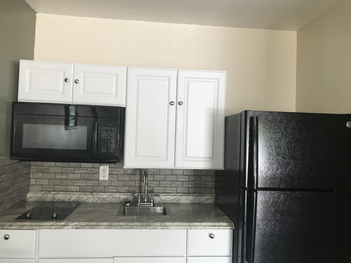 Others 5, Paris Extended Stay Suites, Lamar
