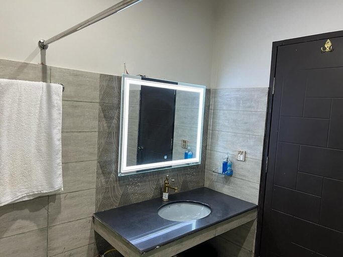 Bathroom, Niagara Falls Bahawalpur, Bahawalpur