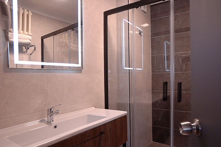 Bathroom 5, UK Ankara Hotel, Çankaya