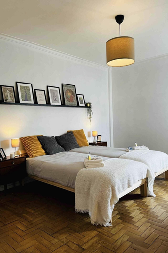 Room 5, Lisbon - Low Cost - Airport - Subway, Lisbon