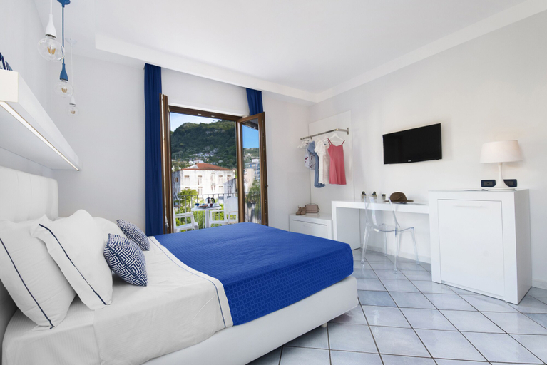 Bedroom 3, Hotel Leone, Napoli
