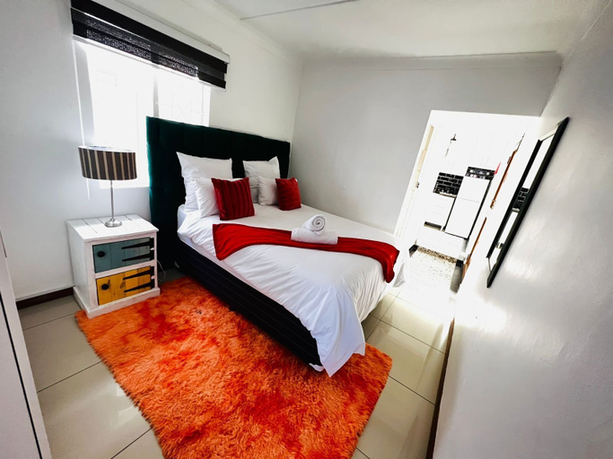 Bedroom 2, Safi Self-Catering Suites, Buffalo City