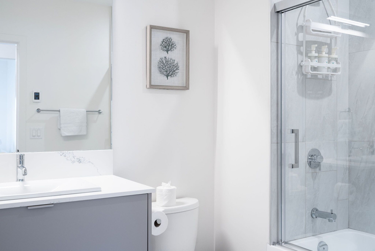 Bathroom 3, RevelStoked Getaway by Revelstoke Vacation, Columbia-Shuswap