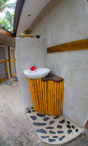 Bathroom 4, Barefoot Manta Island Resort and Marine Sanctuary, Ba