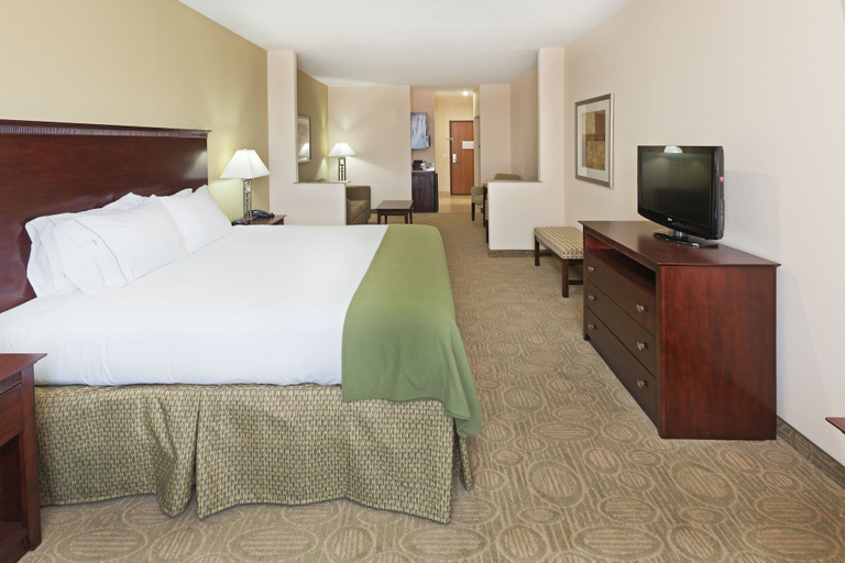 Bedroom 4, Holiday Inn Express & Suites BROWNFIELD by IHG, Terry