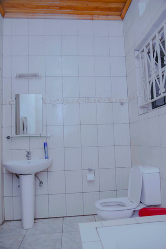 Bathroom 3, Martin Aviator Hotel, Kicukiro