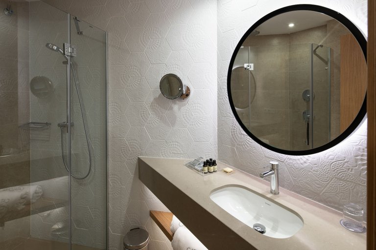 Bathroom 5, Catalonia Eixample 1864, Barcelona