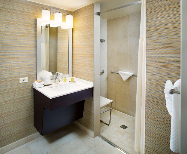 Bathroom 5, DoubleTree Hotel Baltimore - BWI Airport, Anne Arundel