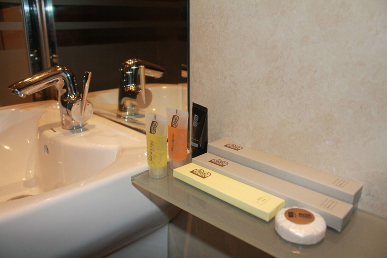 Bathroom 5, Rafa Homes Al Izdihar 2, Riyadh