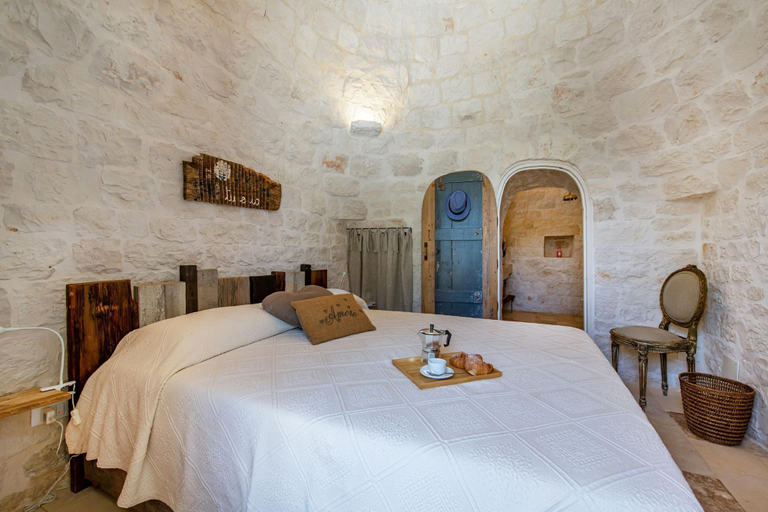 Bedroom 4, Tenuta Diciassetteconi Trulli With Pool, Brindisi
