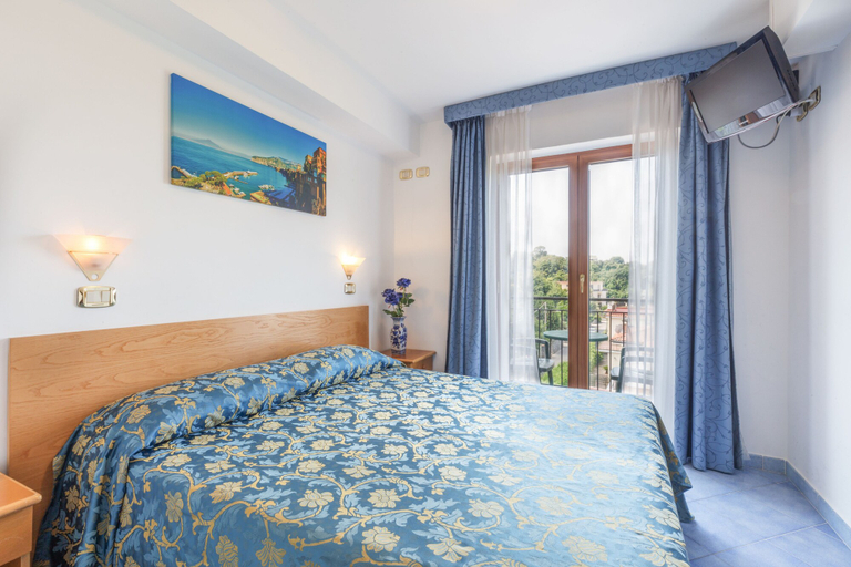 Bedroom 4, Hotel La Pergoletta, Napoli