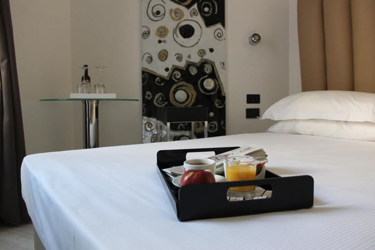 Bedroom 2, LHP Hotel Napoleon, Milano