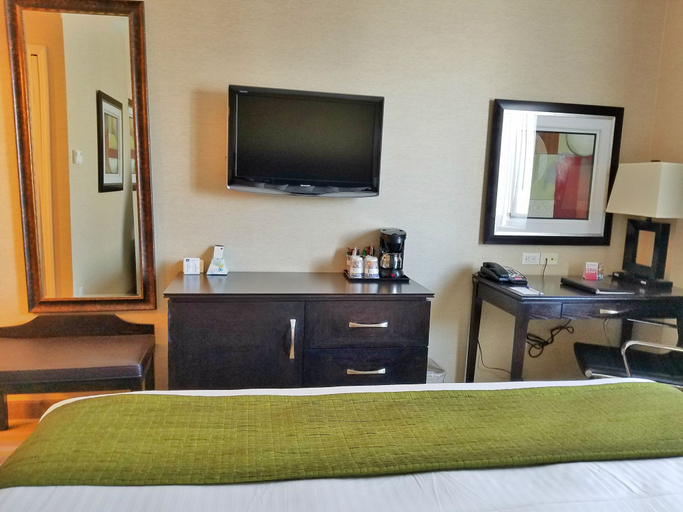 Bedroom 2, Best Western Plus Plaza Hotel, New York