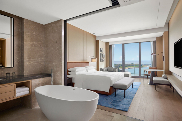 Bathroom 5, Sheraton Rizhao Hotel, Rizhao