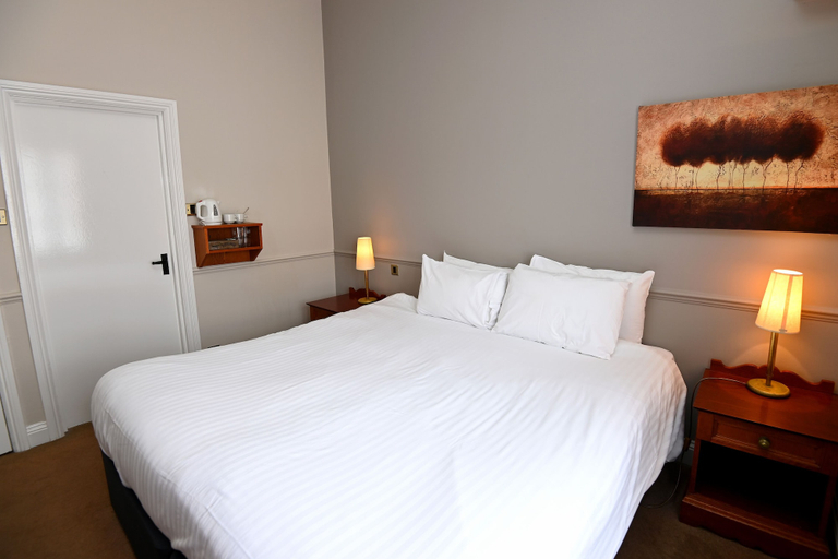 Bedroom 3, Original White Hart, Ringwood by Marston's Inns, Hampshire
