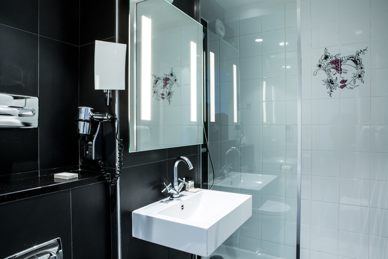 Bathroom 4, Le General Hotel, Paris