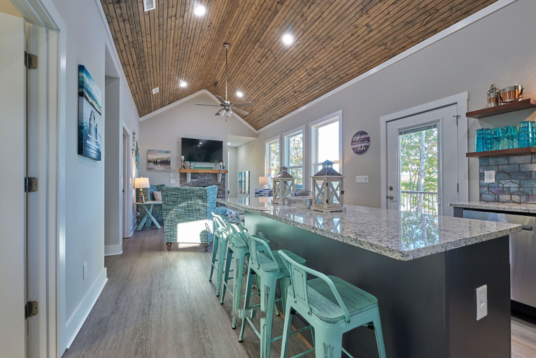 Food & Drinks, Twin Creeks Resort Cottages, Franklin
