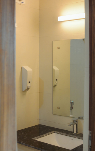Bathroom 4, Hotel Gulmohar, Narayani