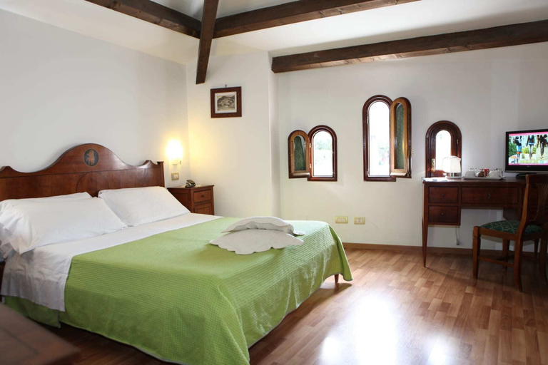 Bedroom 4, La Magnolia Hotel Sorrento, Napoli