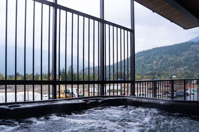 Sport & Beauty, RevelStoked Getaway by Revelstoke Vacation, Columbia-Shuswap