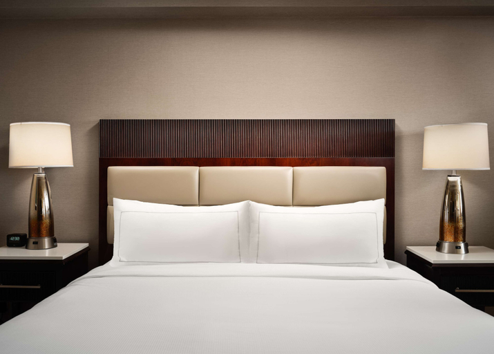 Bedroom 3, Hilton Fort Collins, Larimer
