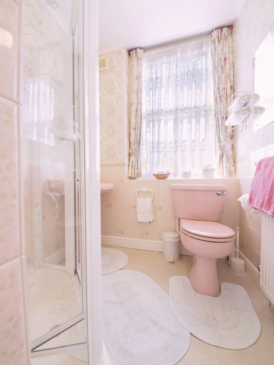 Bathroom 3, Braemar Guest House, Derbyshire