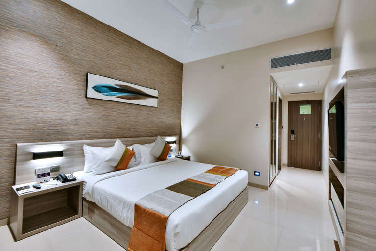 Bedroom 2, Click Hotel Pithampur, Indore