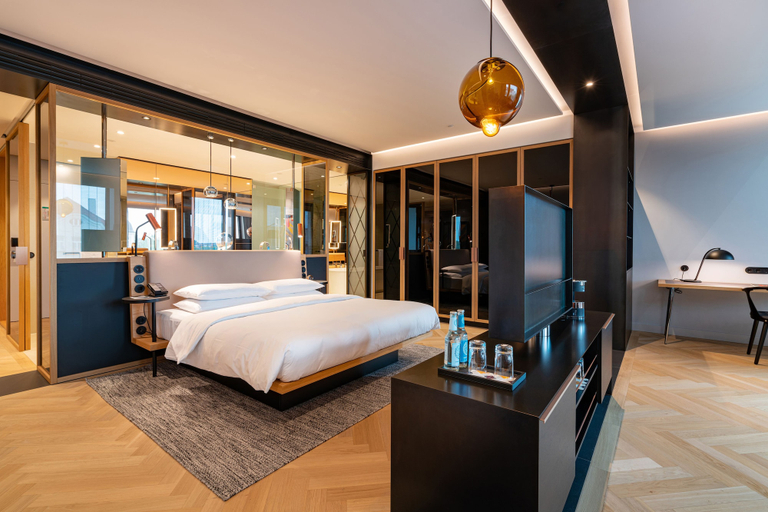 Bedroom 3, ANDAZ MUNICH SCHWABINGER TOR, BY HYATT, München