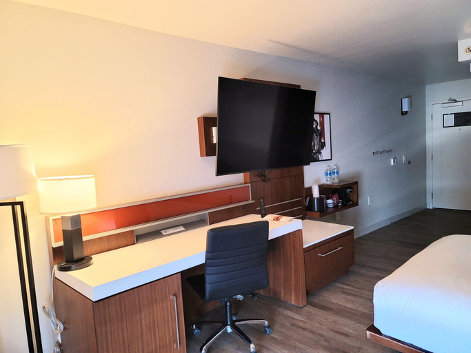 Bedroom 3, Delta Hotels Denver Thornton, Adams