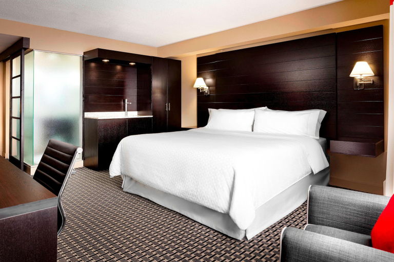 Bedroom 4, Four Points by Sheraton Mississauga Meadowvale, Peel