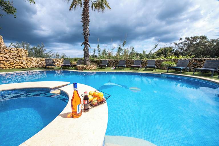 Sport & Beauty 5, Villa Soldanis 6 Bedroom Villa With Private Pool