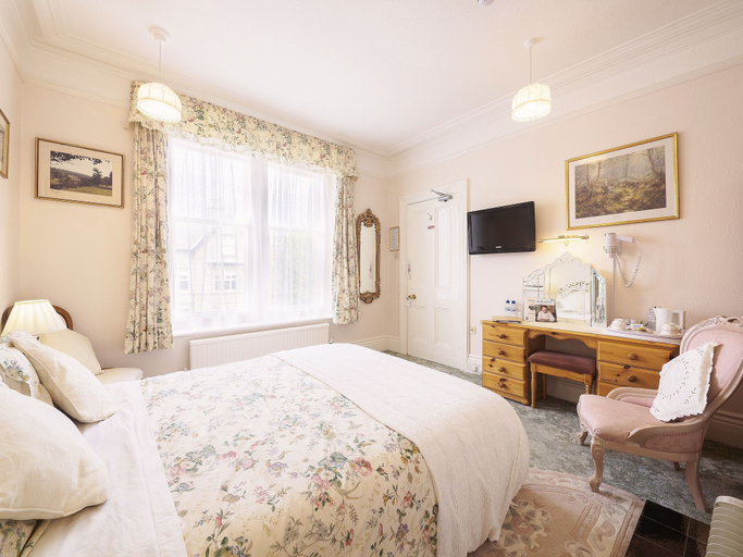 Bedroom 2, Braemar Guest House, Derbyshire