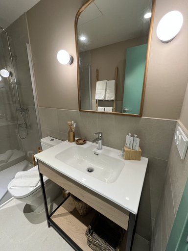 Bathroom 4, Lindala Natural, Valencia