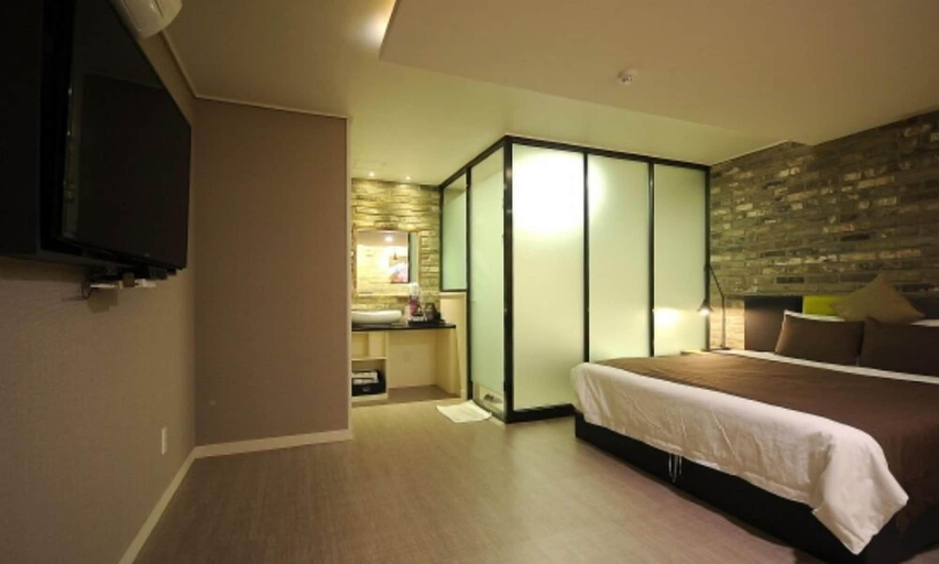 Bedroom 2, HOTEL 385, Jinhae