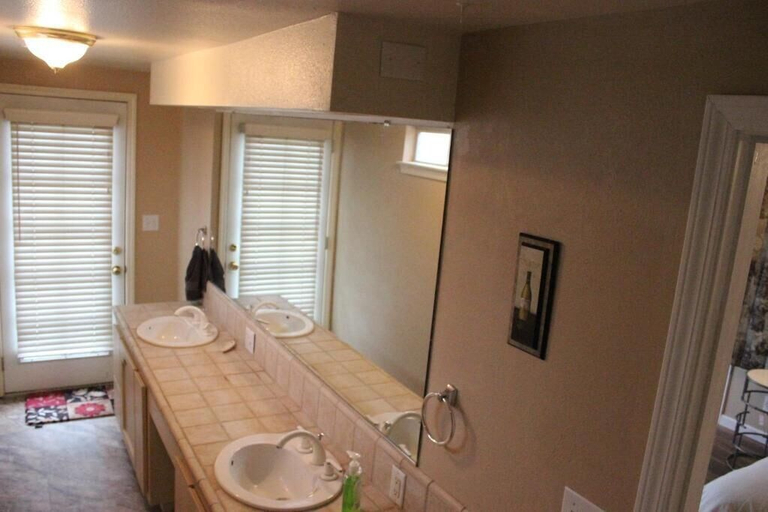 Bathroom 3, St Anna's House, Fresno