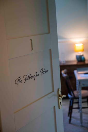 Others 5, Long Man Inn, East Sussex