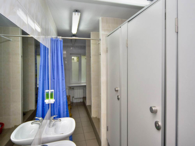 Bathroom 4, Podolski Hostel, Shevchenkivs'kyi