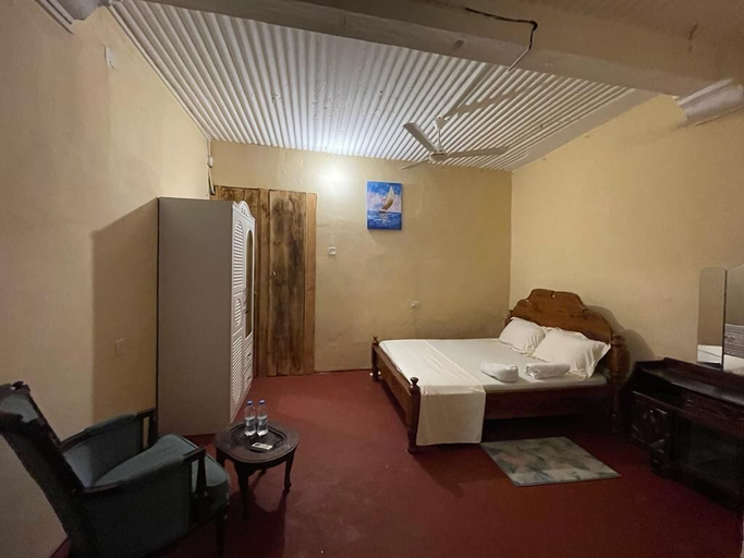 Bedroom 3, Safari House, Mjini